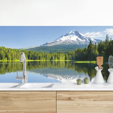 Revêtement mural cuisine - Volcano With Water Reflection