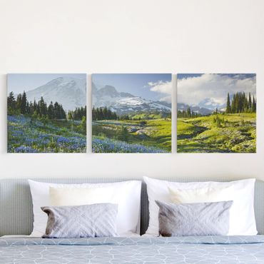 Impression sur toile 3 parties - Mountain Meadow With Flowers In Front Of Mt. Rainier