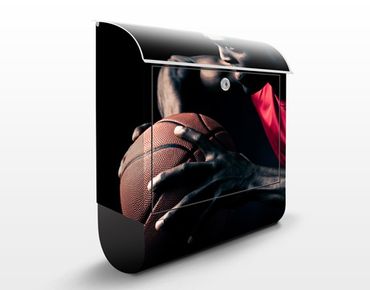 Boite aux lettres - Close up of a basketball player