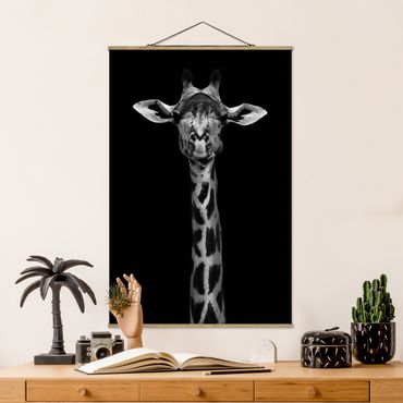 Tableau en tissu avec porte-affiche - Dark Giraffe Portrait