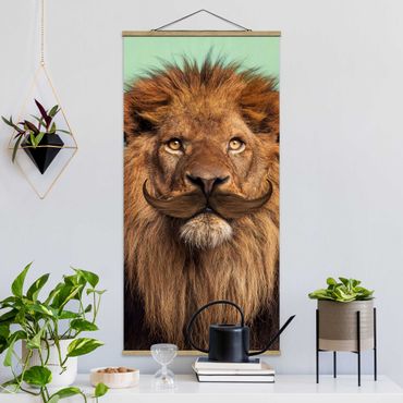 Tableau en tissu avec porte-affiche - Lion With Beard