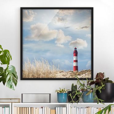 Poster encadré - Lighthouse Between Dunes