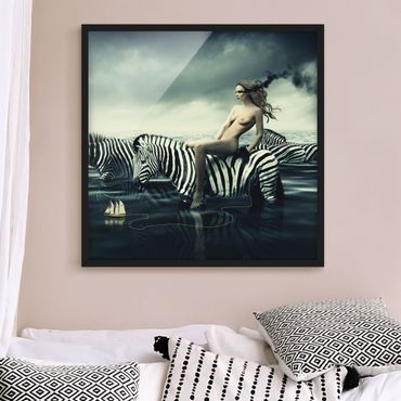 Poster encadré - Woman Posing With Zebras