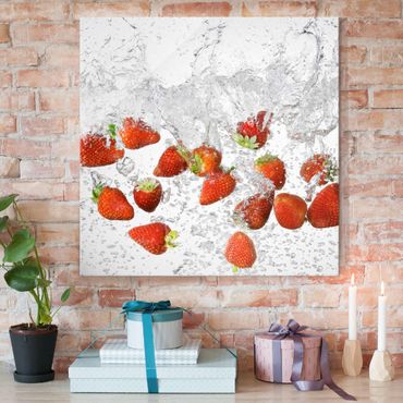 Tableau en verre - Fresh Strawberries In Water