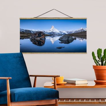 Tableau en tissu avec porte-affiche - Stellisee Lake In Front Of The Matterhorn - Format paysage 2:1