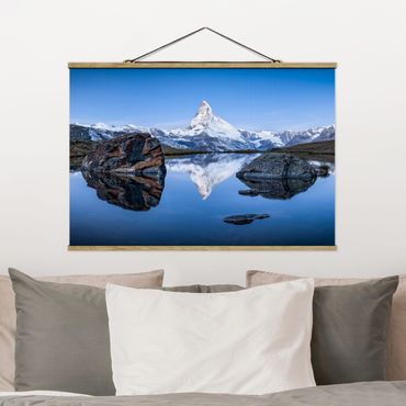 Tableau en tissu avec porte-affiche - Stellisee Lake In Front Of The Matterhorn - Format paysage 3:2