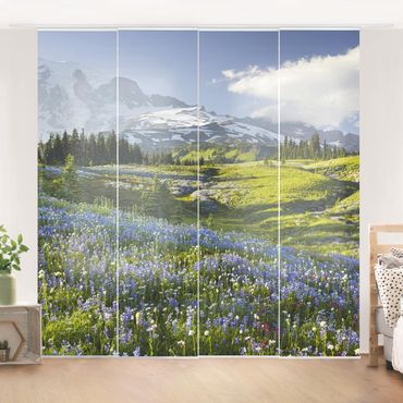 Set de panneaux coulissants - Mountain Meadow With Blue Flowers in Front of Mt. Rainier