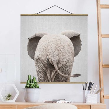 Tableau en tissu avec porte-affiche - Baby Elephant From Behind - Carré 1:1