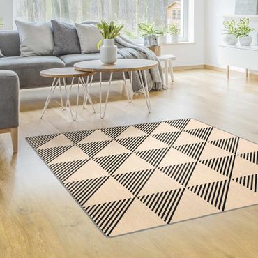 Tapis - Beige Triangles And Stripes On Black