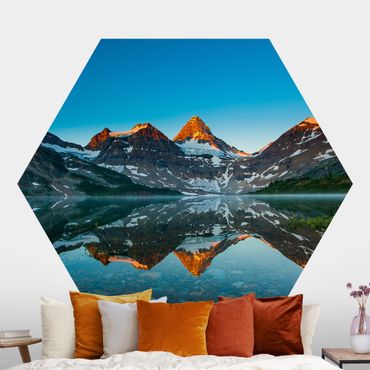 Papier peint hexagonal autocollant avec dessins - Mountain Landscape At Lake Magog In Canada