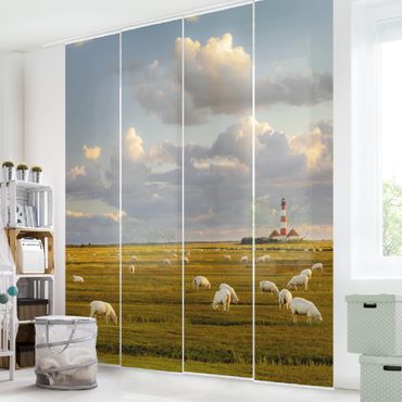 Set de panneaux coulissants - North Sea Lighthouse With Flock Of Sheep