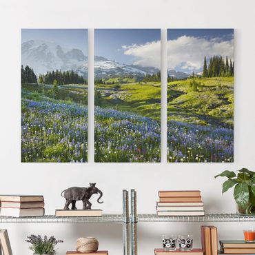 Impression sur toile 2 parties - Mountain Meadow With Blue Flowers in Front of Mt. Rainier