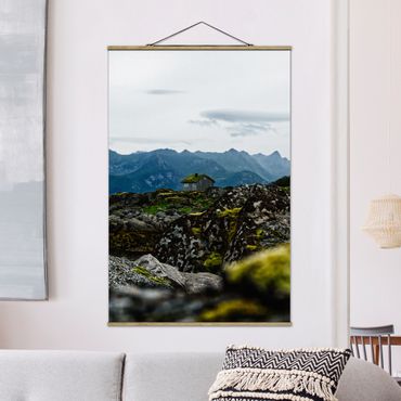 Tableau en tissu avec porte-affiche - Desolate Hut In Norway - Format portrait 2:3