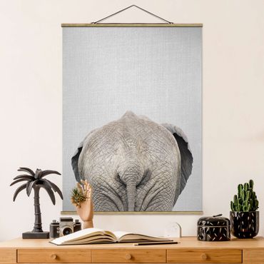 Tableau en tissu avec porte-affiche - Elephant From Behind - Format portrait 3:4