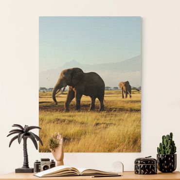 Tableau sur toile naturel - Elephants In Front Of Kilimanjaro In Kenya - Format portrait 3:4