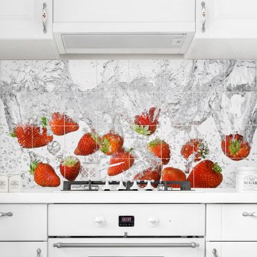Sticker pour carrelage - Fresh Strawberries In Water