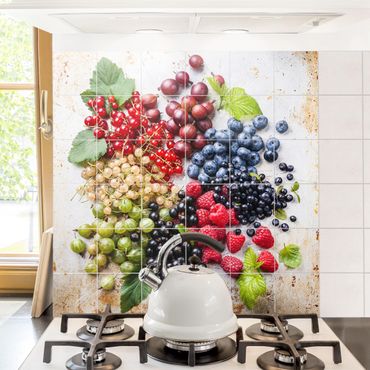 Sticker pour carrelage - Mixture Of Berries On Metal