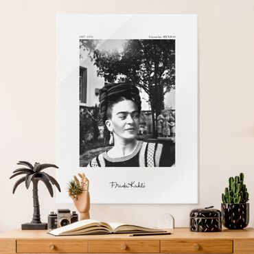 Tableau en verre - Frida Kahlo Photograph Portrait In The Garden
