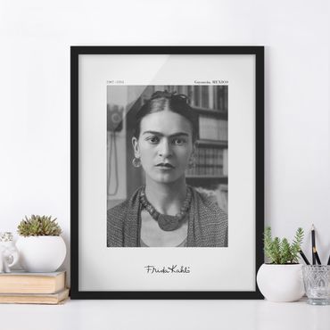 Poster encadré - Frida Kahlo Photograph Portrait In The House