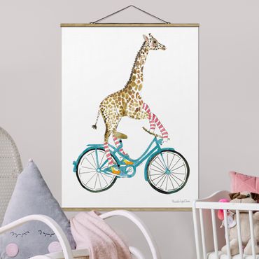 Tableau en tissu avec porte-affiche - Giraffe on a joy ride II - Format portrait 3:4