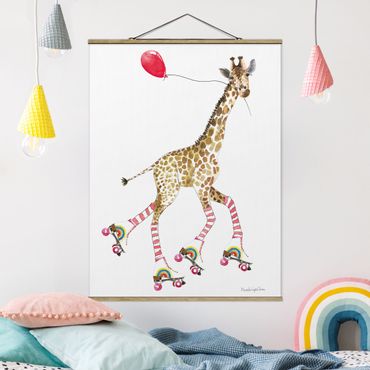 Tableau en tissu avec porte-affiche - Giraffe on a joy ride - Format portrait 3:4