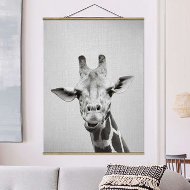 Tableau en tissu avec porte-affiche - Giraffe Gundel Black And White - Format portrait 3:4