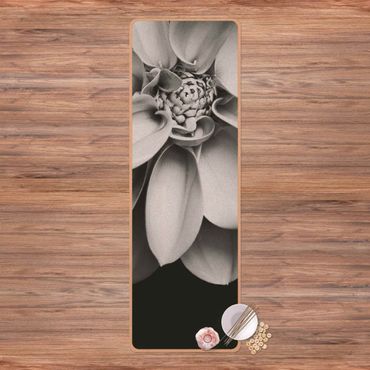 Tapis de yoga - In The Heart Of A Dahlia Black And White