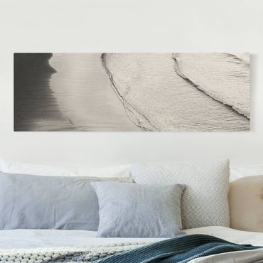 Tableau sur toile naturel - Soft Waves On The Beach Black And White - Panorama 3:1