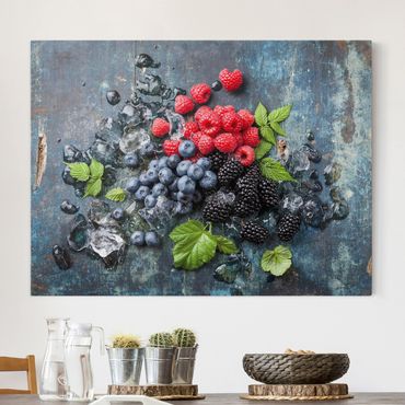 Impression sur toile - Berry Mix With Ice Cubes Wood