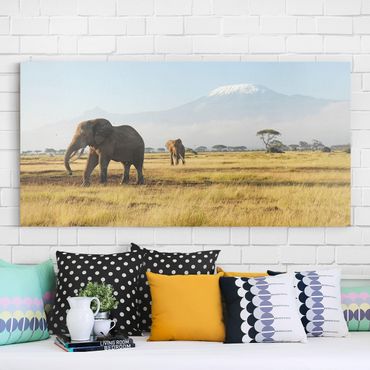 Impression sur toile - Elephants In Front Of The Kilimanjaro In Kenya