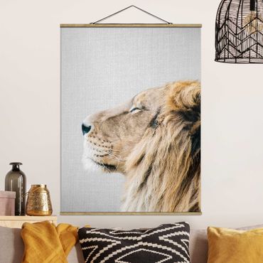 Tableau en tissu avec porte-affiche - Lion Leopold - Format portrait 3:4