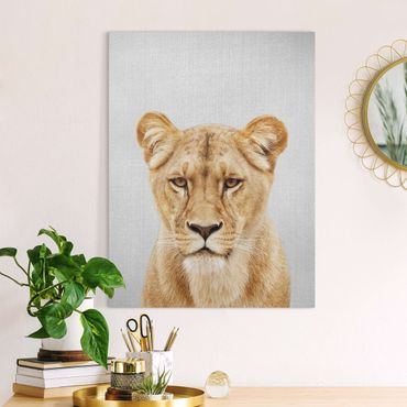 Tableau sur toile - Lioness Lisa - Format portrait 3:4