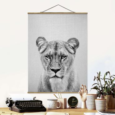 Tableau en tissu avec porte-affiche - Lioness Lisa Black And White - Format portrait 3:4