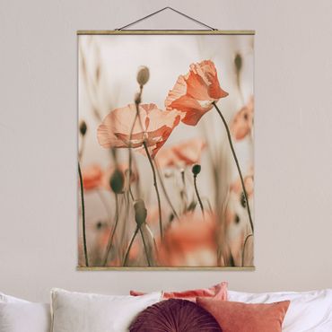 Tableau en tissu avec porte-affiche - Poppy Flowers In Summer Breeze - Format portrait 3:4
