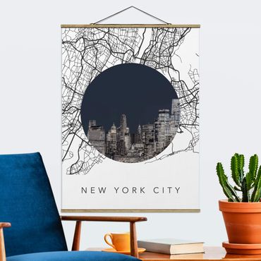 Tableau en tissu avec porte-affiche - Map Collage New York City - Format portrait 3:4