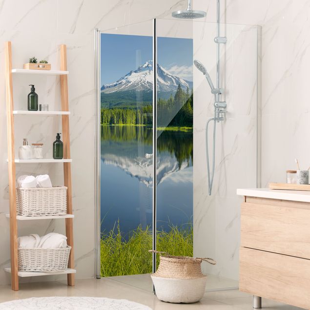 Panneau mural salle de bain Volcan avec reflet d'eau