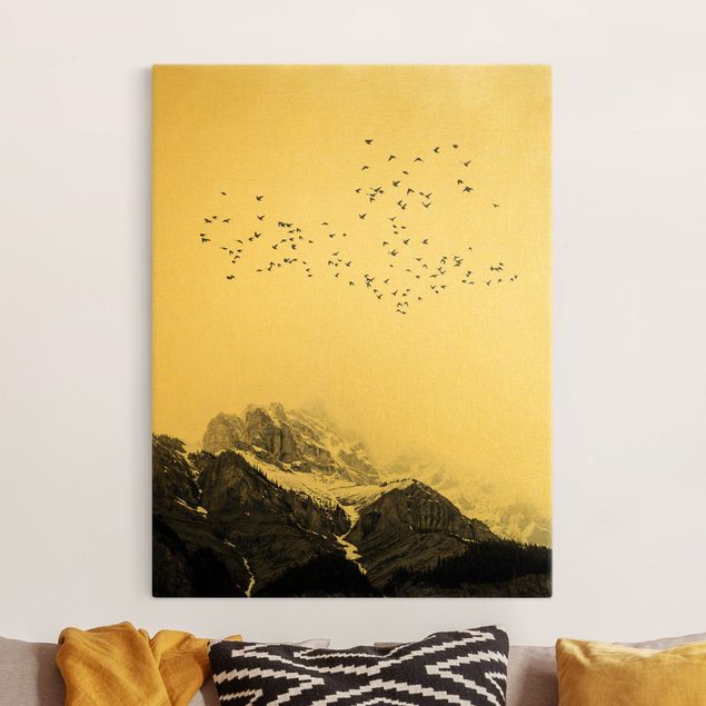 Tableau sur toile or - Flock Of Birds In Front Of Mountains Black And White