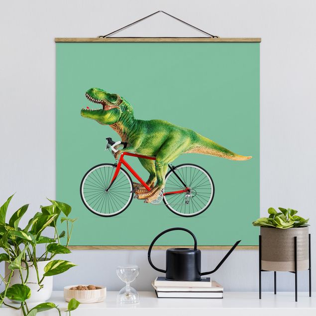 Déco chambre bébé Dinosaure avec bicyclette
