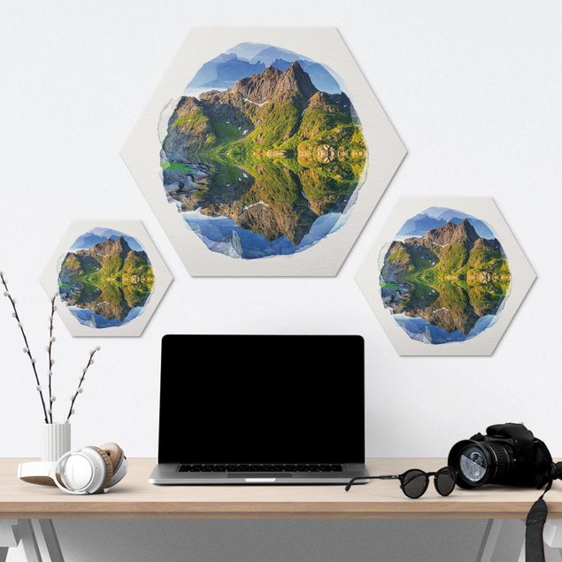 Tableau hexagon Aquarelles - Paysage de montagne avec reflet d'eau en Norvège