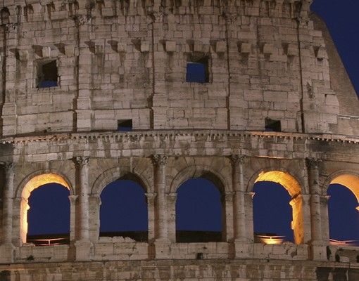 Boite aux lettres - Colosseum in Rome at night