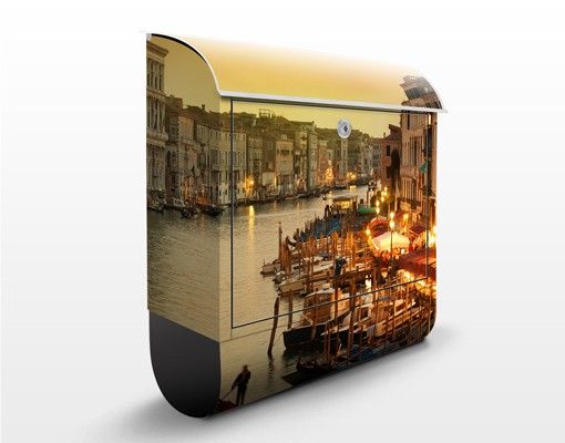 Boite aux lettres beige 1 porte Grand Canal de Venise