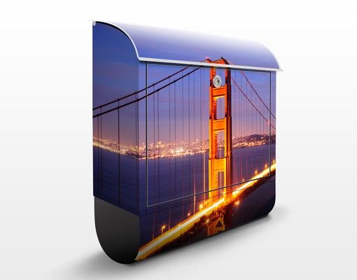boite aux lettres moderne Golden Gate Bridge la nuit