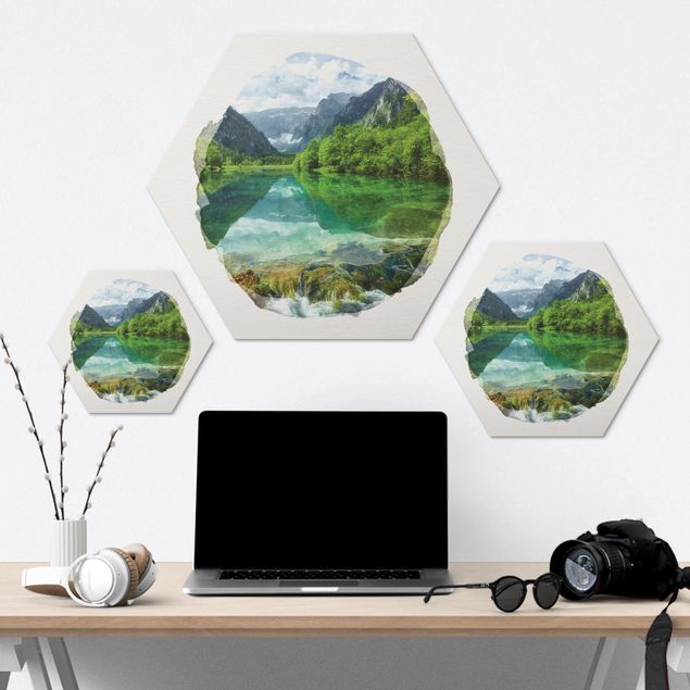 Tableau hexagonal Aquarelles - Lac de montagne avec reflet d'eau