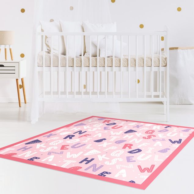 Décoration chambre bébé Alphabet à pois et cœurs en rose clair avec cadre