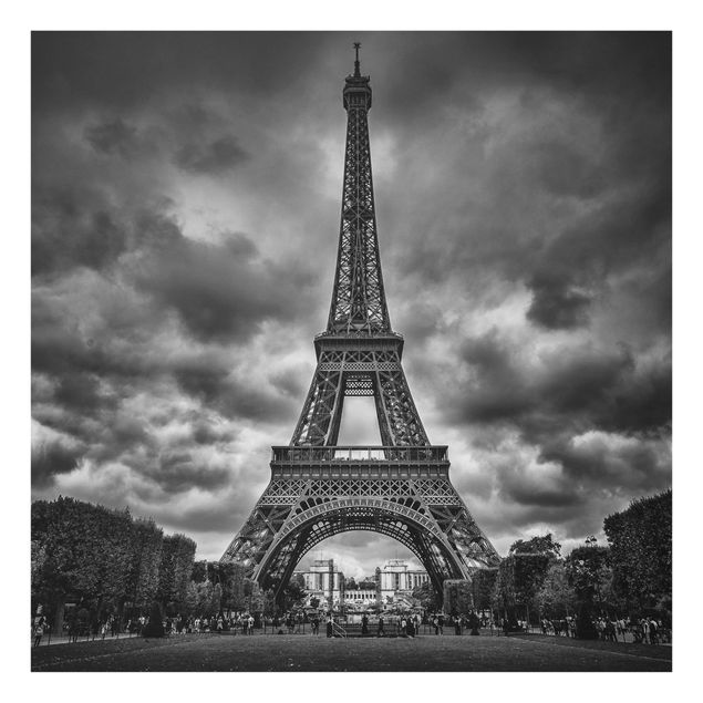 Fond de hotte - Eiffel Tower In Front Of Clouds In Black And White