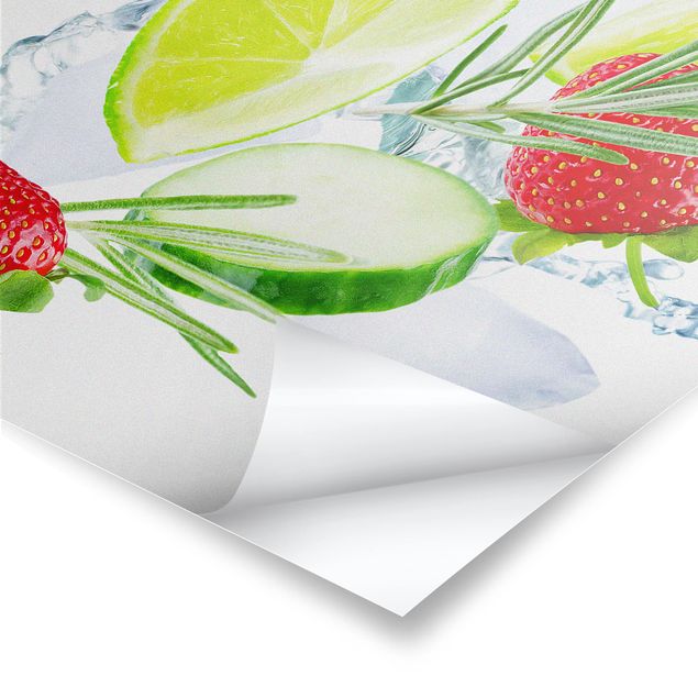 Poster cuisine - Strawberries Lime Ice Cubes Splash