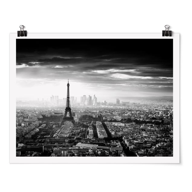 Posters en noir et blanc La Tour Eiffel vue du ciel en noir et blanc