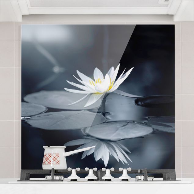 Déco mur cuisine Reflet de lotus dans l'eau