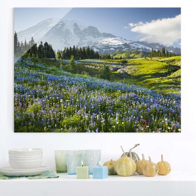 Décorations cuisine Mountain Meadow With Blue Flowers in Front of Mt. Rainier