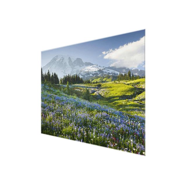 Tableaux en verre fleurs Mountain Meadow With Blue Flowers in Front of Mt. Rainier